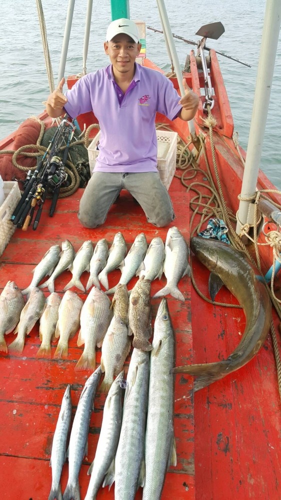 ได้เวลาถ่ายภาพผลงานรวมทิพตกปลาหมายหินจม ทะเลจันทบุรี
