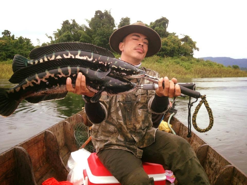 ส่วนคนนี้ น้องป๊อป Snakehead Hunters
เจ้าของวลี "ตีกิงตีกิง"  :laughing: