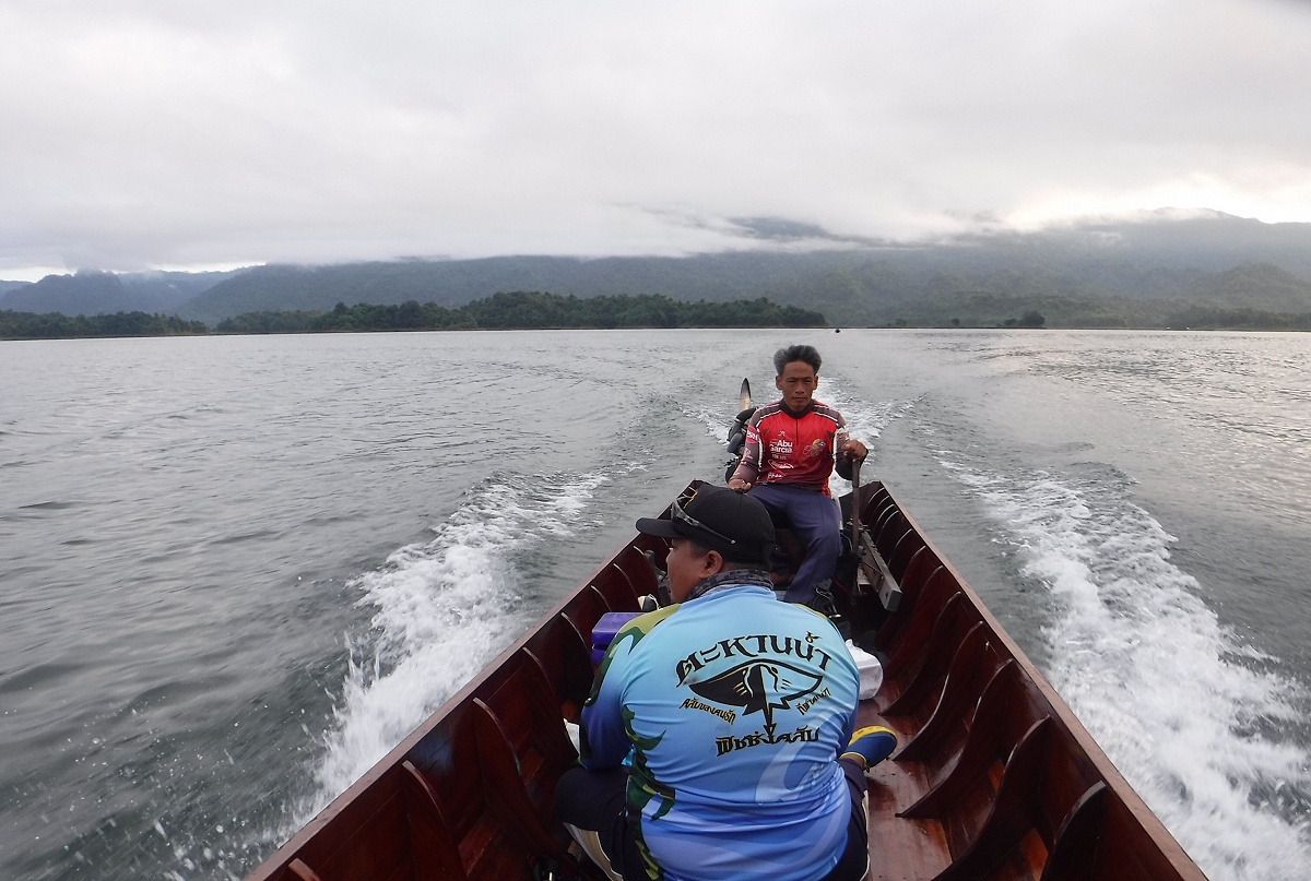 เรือลำใหม่ของไต๋เเร่ ครับ ใหญ่โตมากๆ สะดวกสบายจริงๆครับ