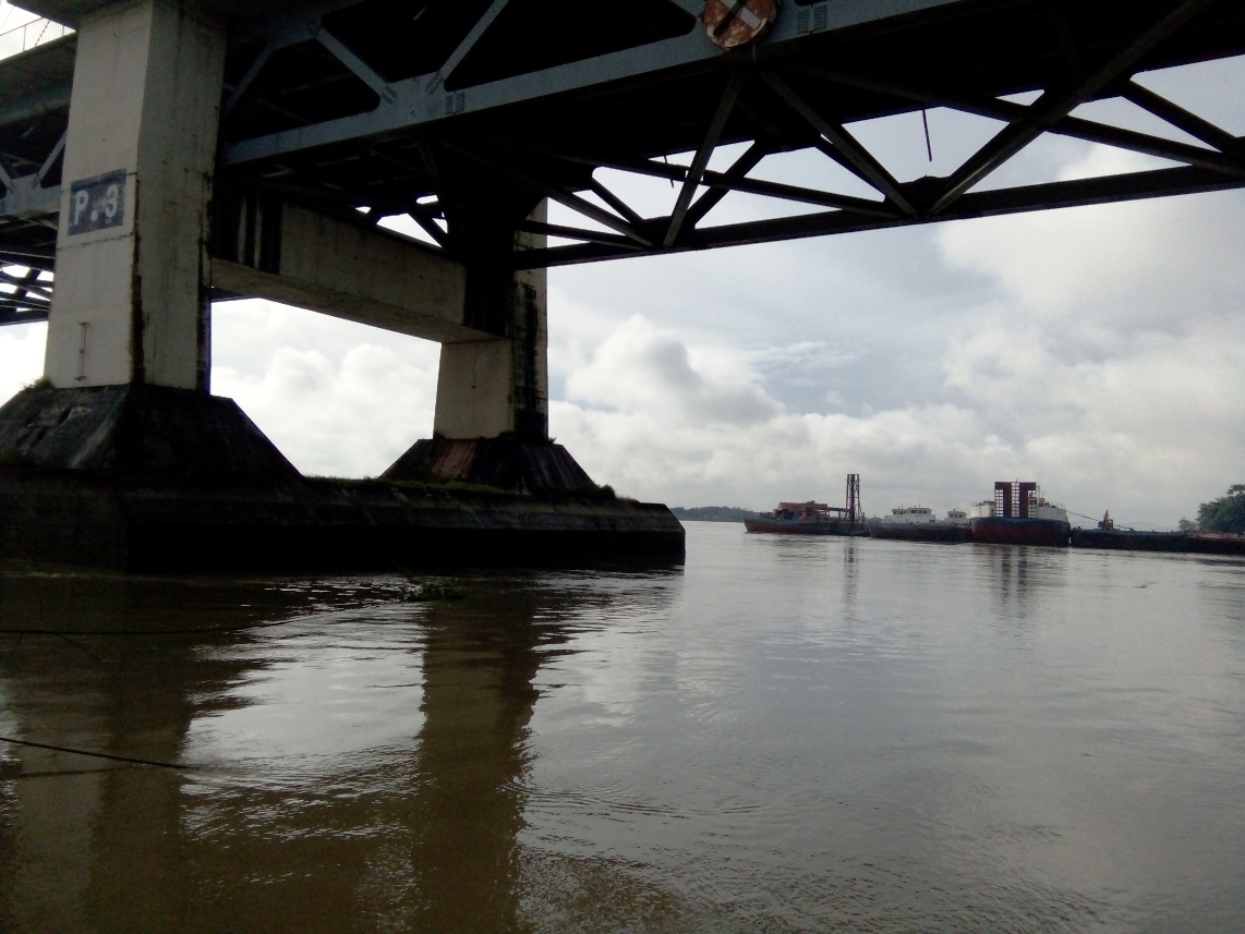   วันต่อมาลุยอีกรอบ ไปแถวน้ำไหลใต้สะพาน บะเยงนอง แม่น้ำย่างกุ้ง  มันต้องได้ซักที่ซิน่า 

