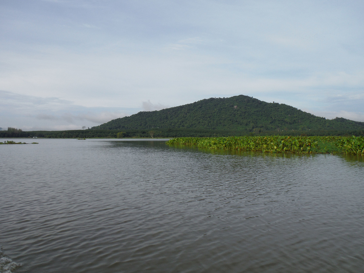 สภาพอากาศยามเช้า แดดแรงไปหน่อย แต่ลมพัดเย็นดีครับ