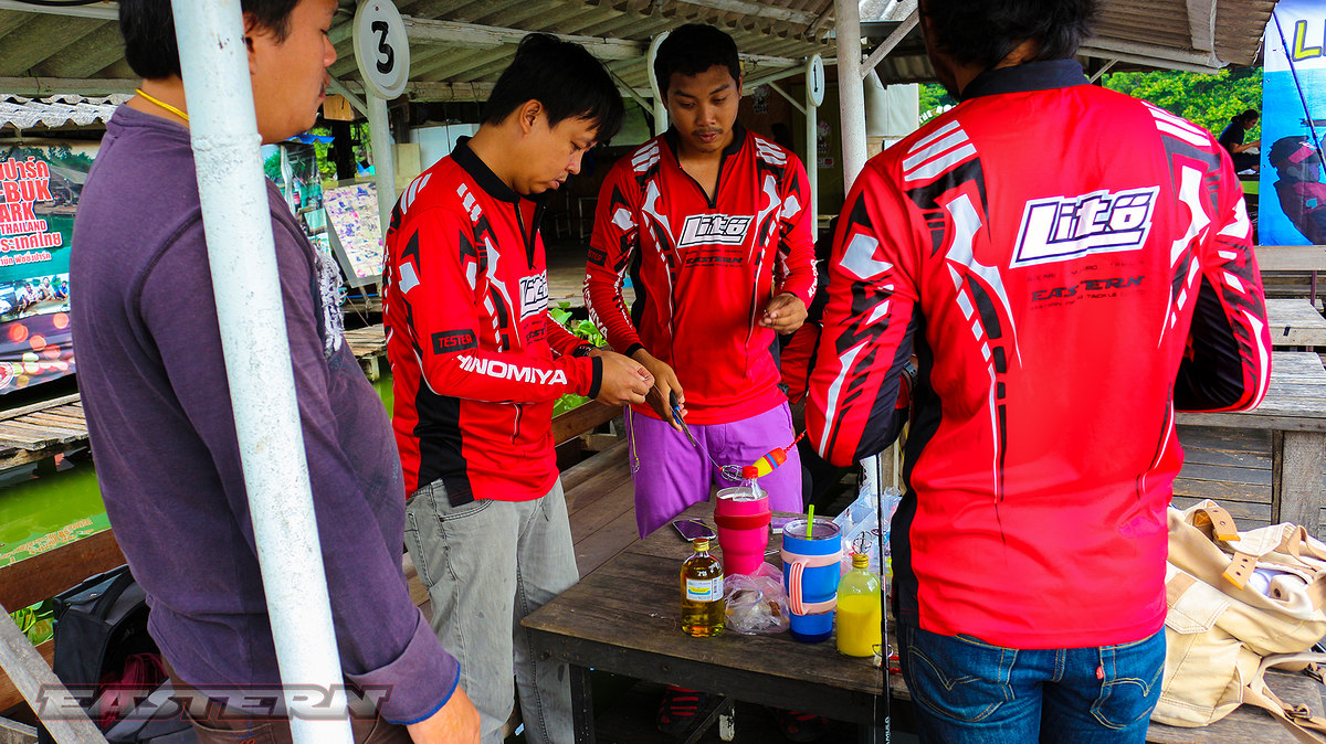 ทีมงานไม่รอช้า เตรียมบรรจุกระสุน และทุกๆอย่างเท่าที่จะเป็นได้โดยเร็ว