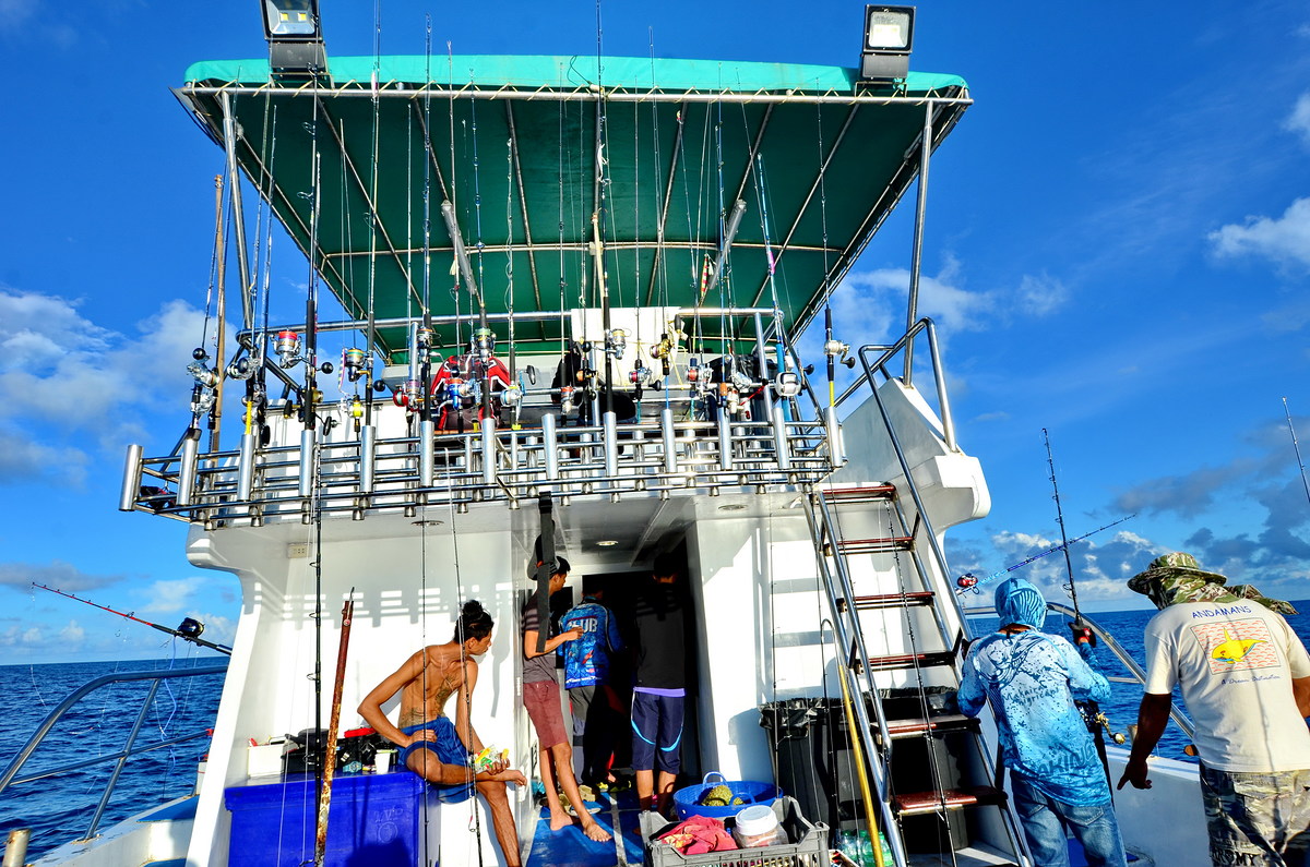 บรรยากาศท้ายเรือ ก่อนพลบค่ำ :smile: