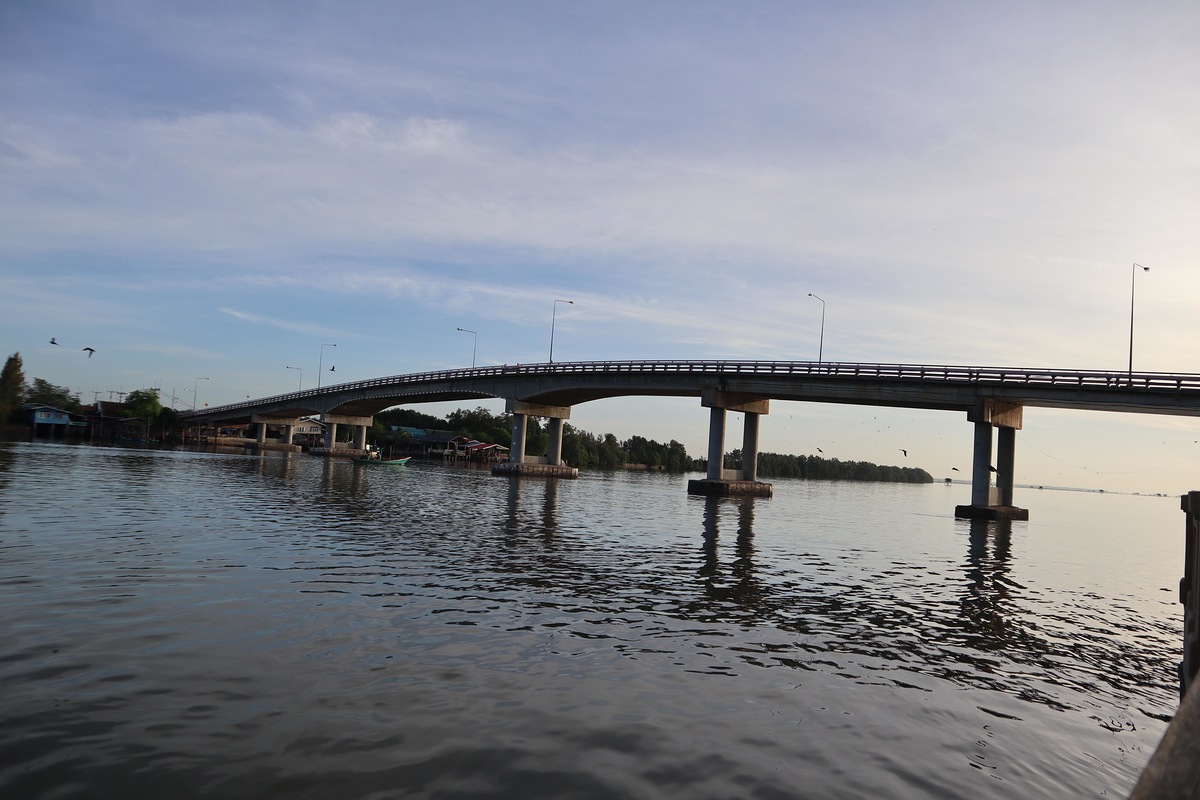 

สะพานบางตะบูน ยามเช้า