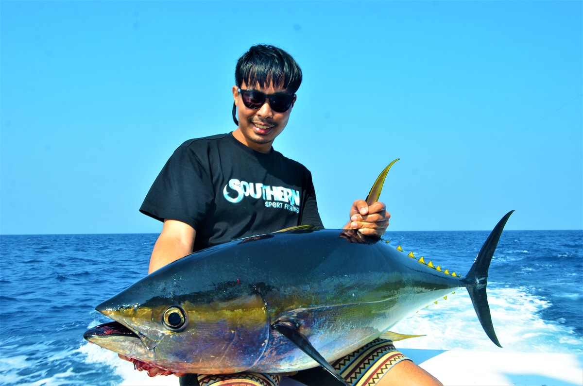 หน้านี้ยกให้น้องภูมิ แห่ง Southern sport fishing ไปเลยครับ โทรฟี่สาย Trolling หัวใจสิงห์ครับ :smile: