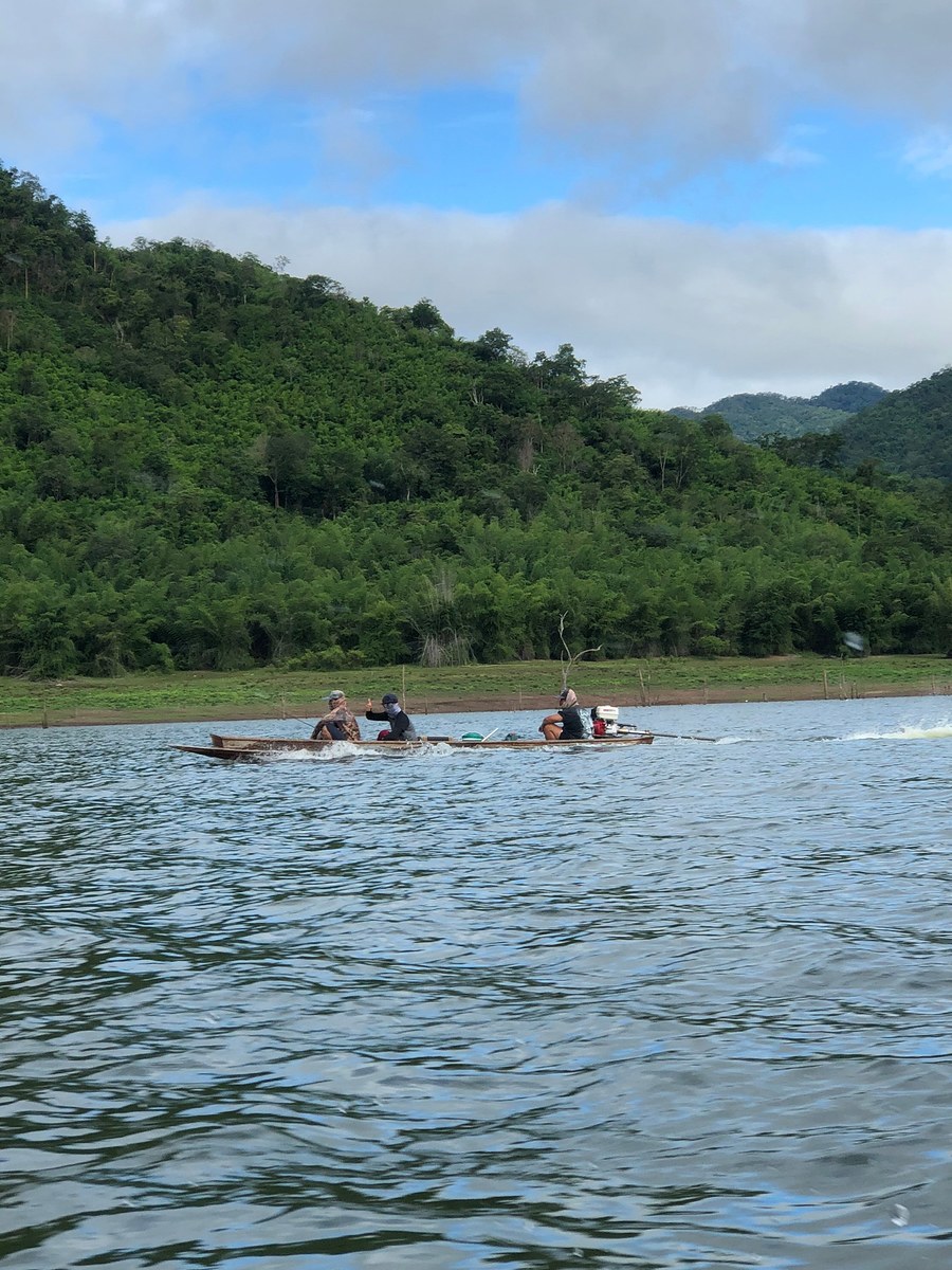 หลังจออดเรือคุยกัยเลยตั้งใจไปหาตีปลาจรแล้วค่อยไปหาปั่นกระสุบกันอีกสักครั้ง