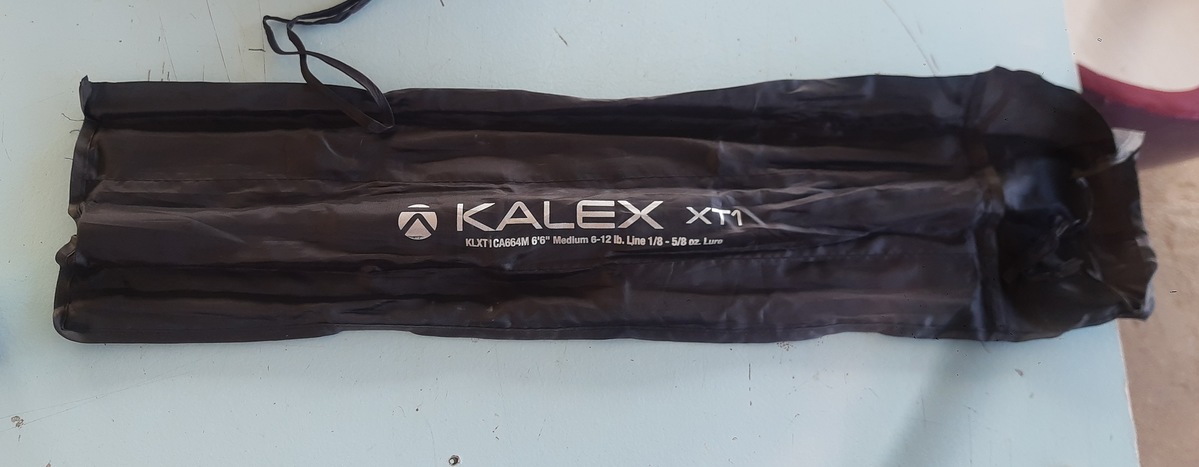 คันสี่ท่อนที่เอามาทดสอบในวันนี้ครับ คันเบท KALEX XT1 ยาว 6'6 เวท 6-12 ได้มาจากร้านซีเกมส์ครับ มีสปิน