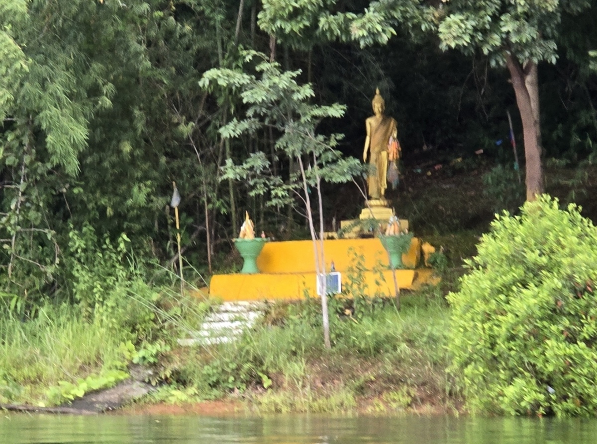  [b]พระจุดนี้ถ้าใครมาช่วงน้ำลดนี้เดิ