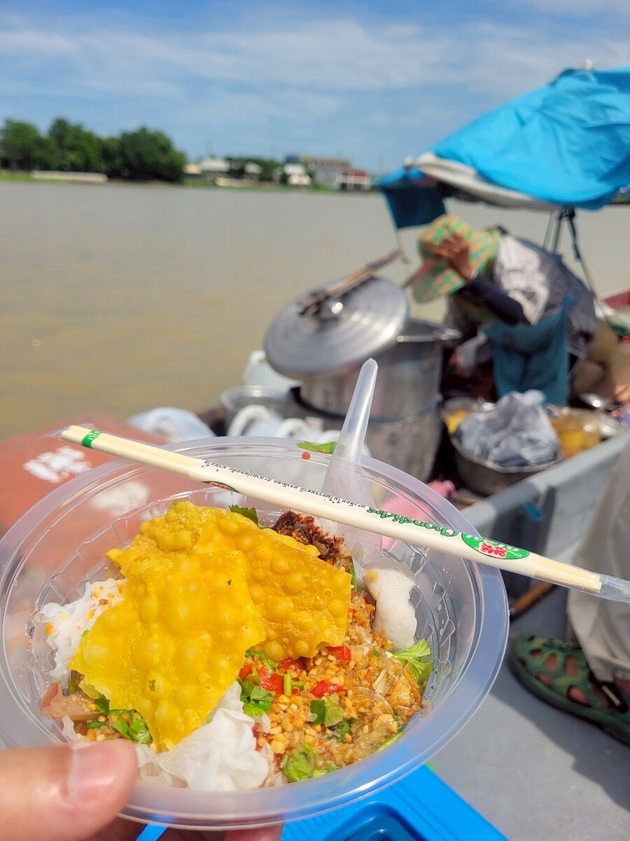 อร่อยนะครับเนี่ย  :grin: