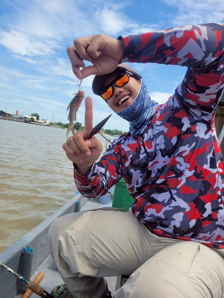 ระหว่างนั้น ก็ตบเด็กไปเรื่อย :laughing: :laughing:
ปล่อยนะครับบบบ