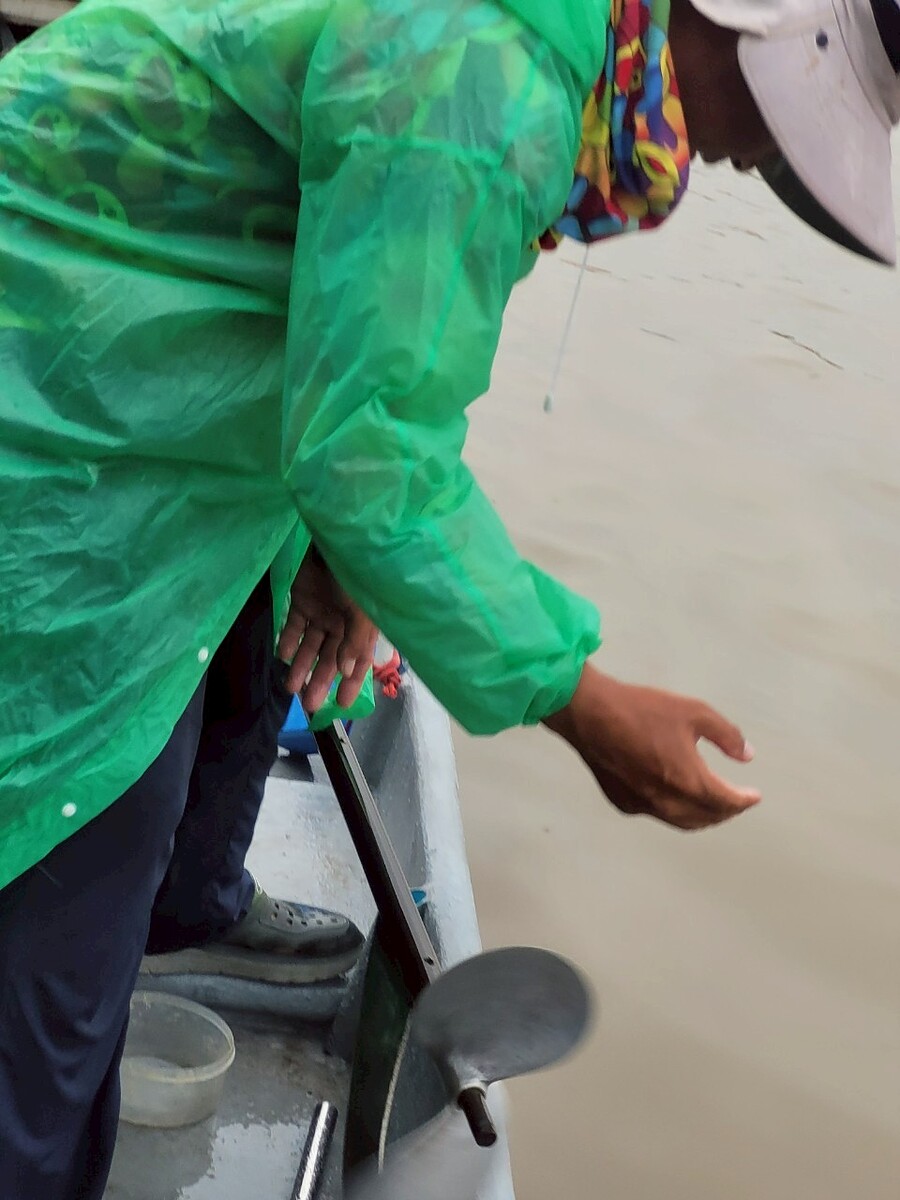 ใกล้ถึงท่าเรือ
งานงอก
หางเรือพัง  :laughing: :laughing: