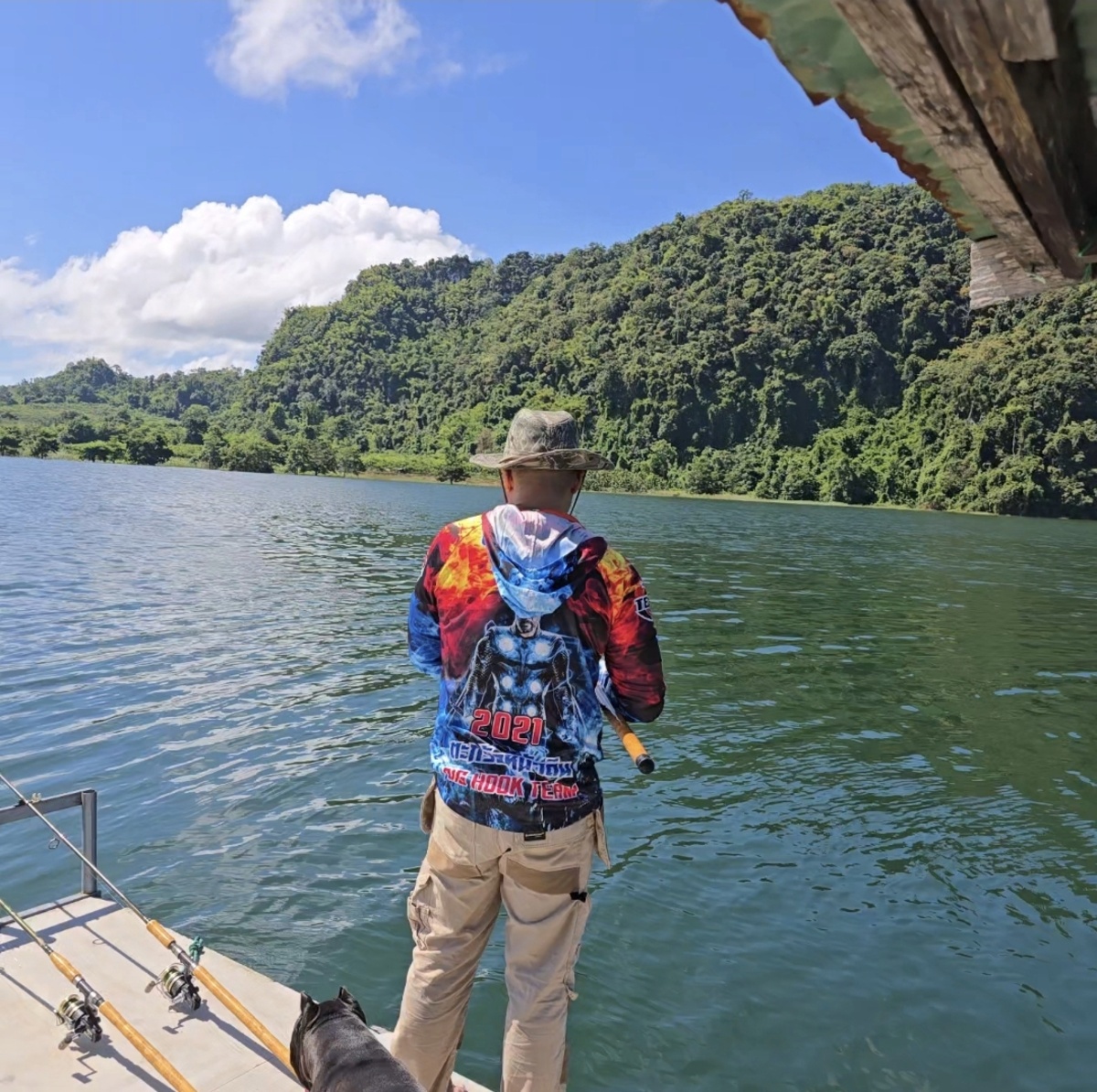  [b]ปลาขวาครับ[/b] :cheer: