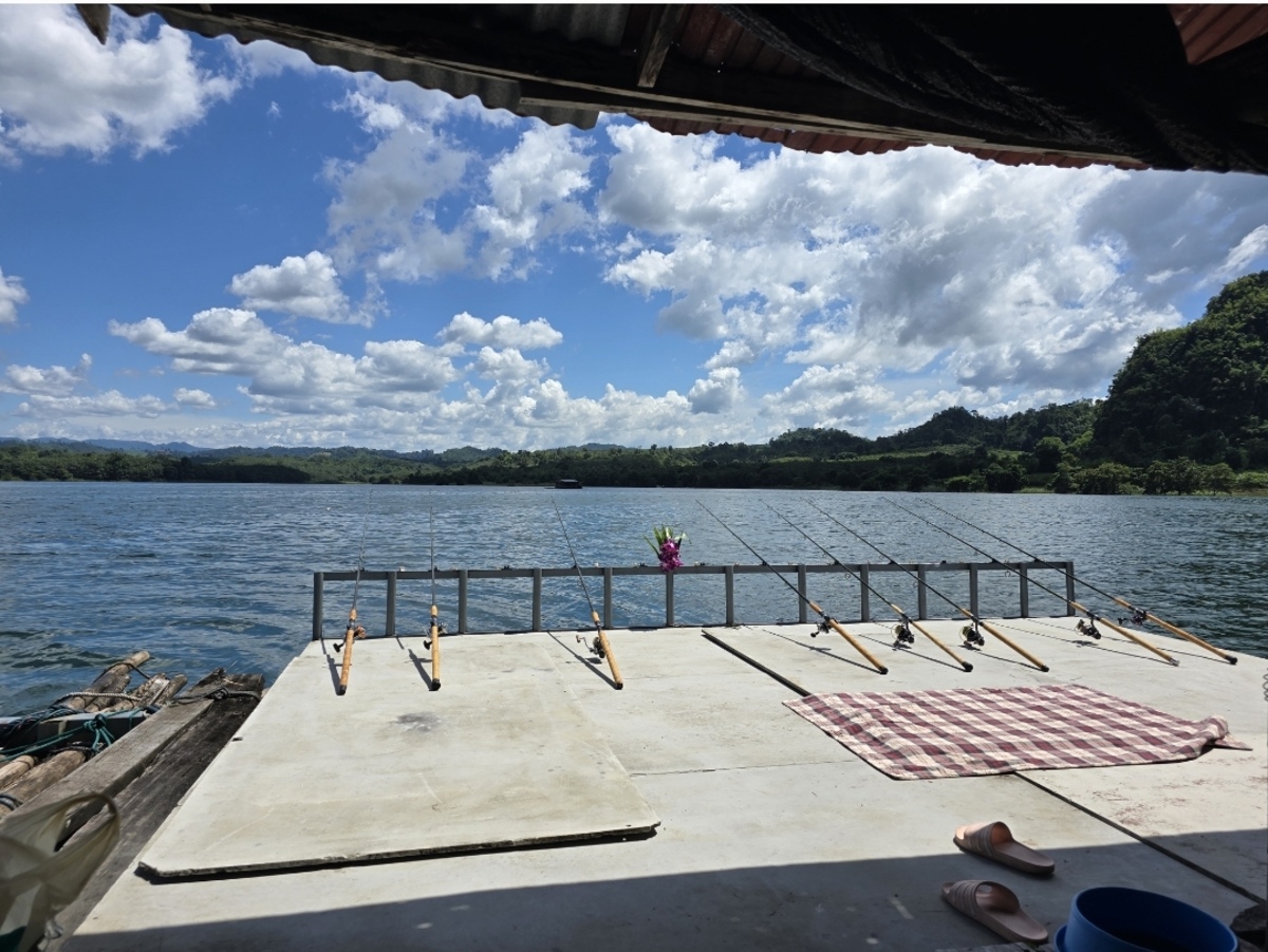  [b]รอเช่นเดิม[/b] :cheer: [i]อากาศดีครับวันนี