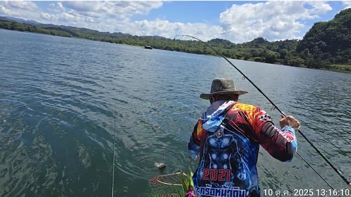  [b]นางฟ้า[/b] :cheer: