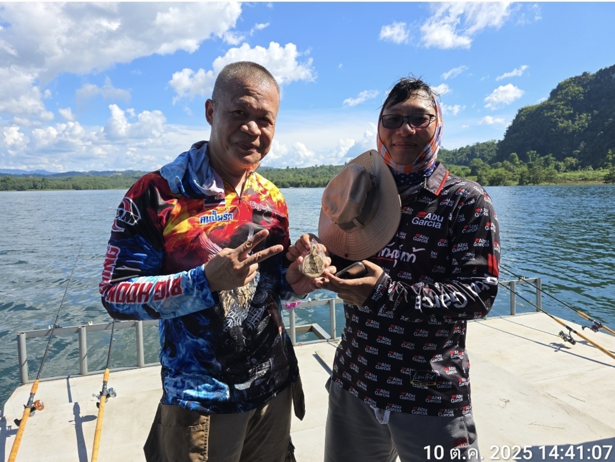  [b]ของที่ระลึกงานปีนี้ครับ[/b] [i]ขอบคุณ