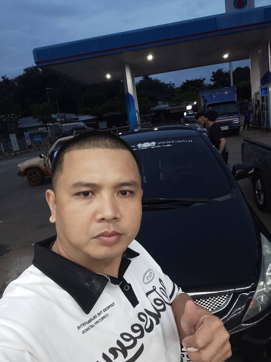  [b]ทีมพรานบอยมาถึงปั้มละครับ[/b] :cheer: