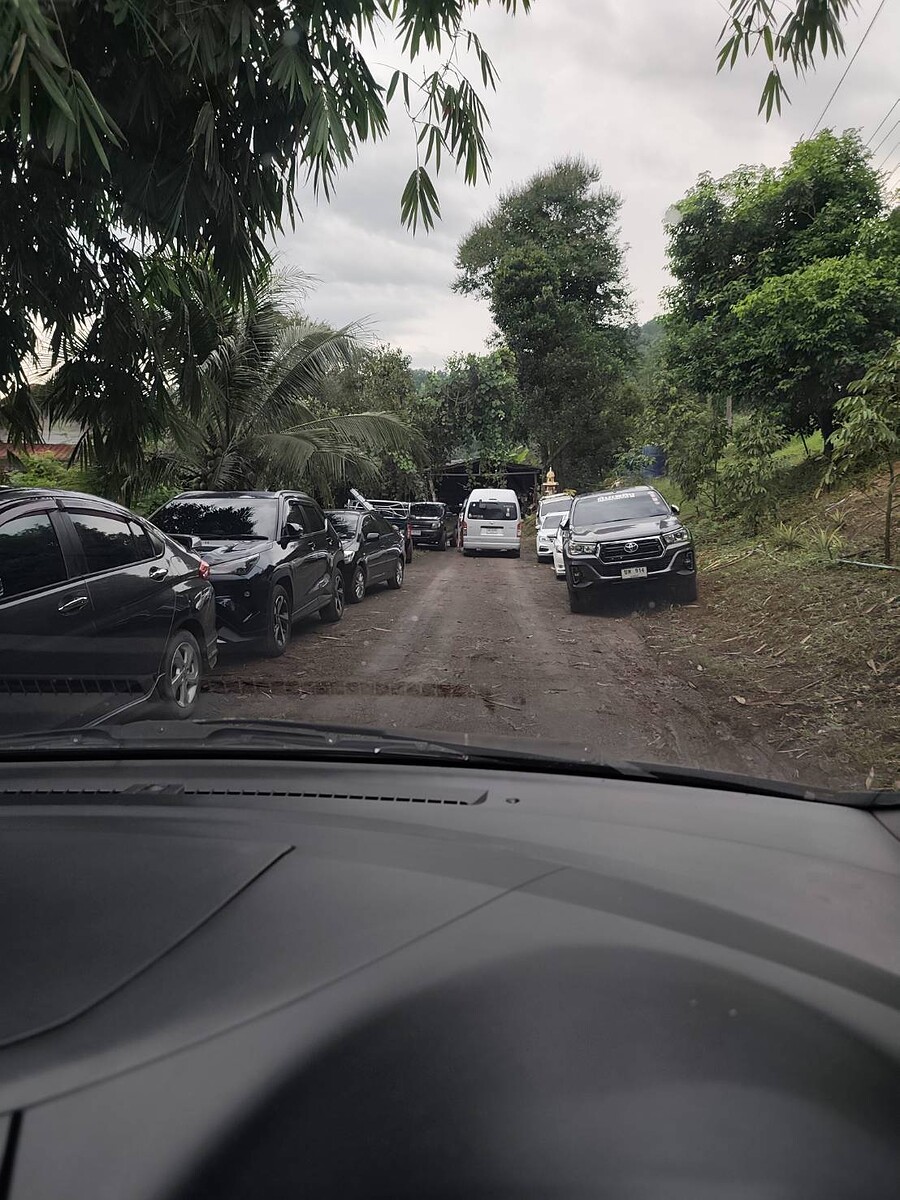  [b]รอลงแพฝนตกน่ะน้องตอนนี้[/b] :cheer: