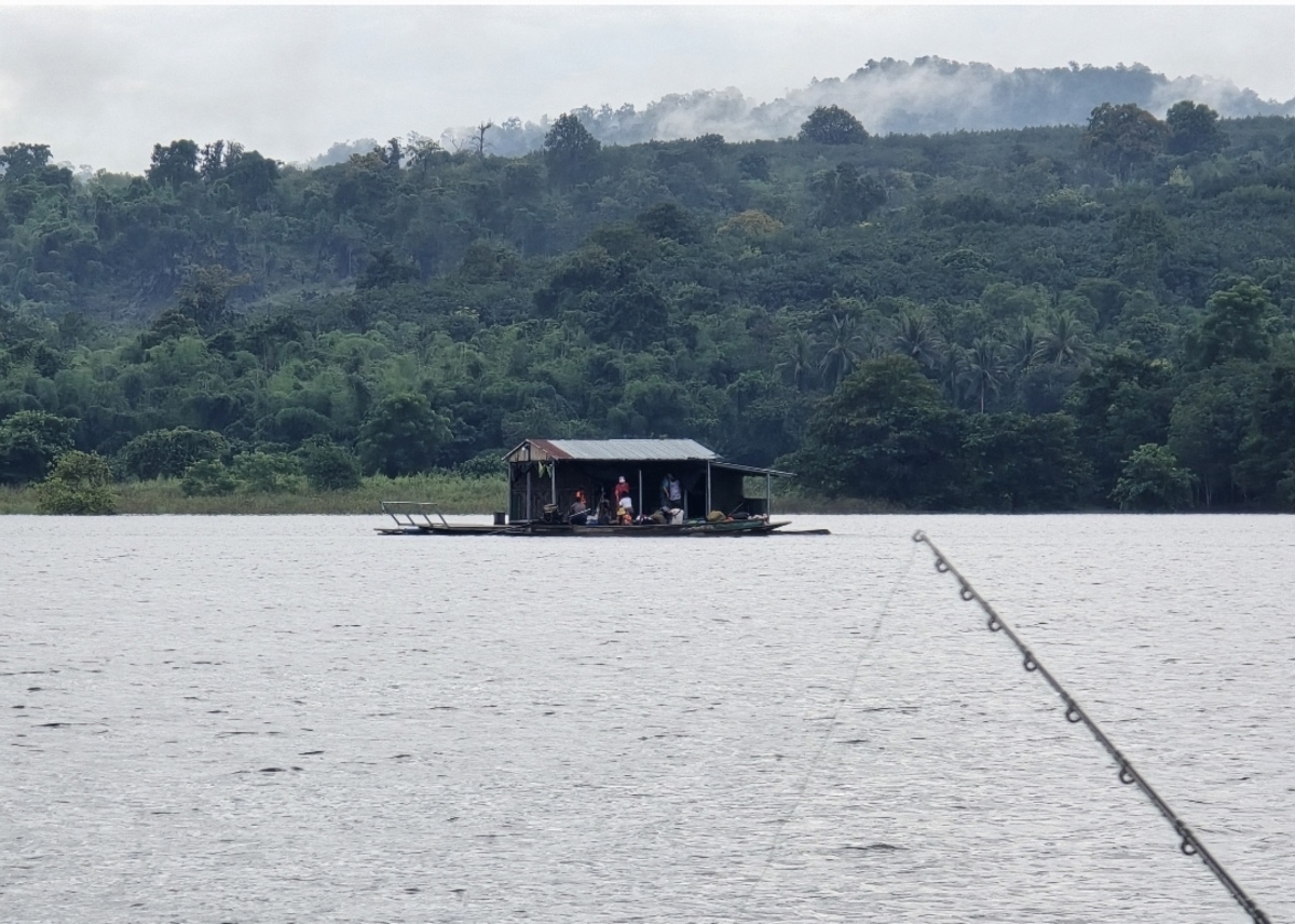  [b]แขกพี่ช้าง[/b] :cheer: