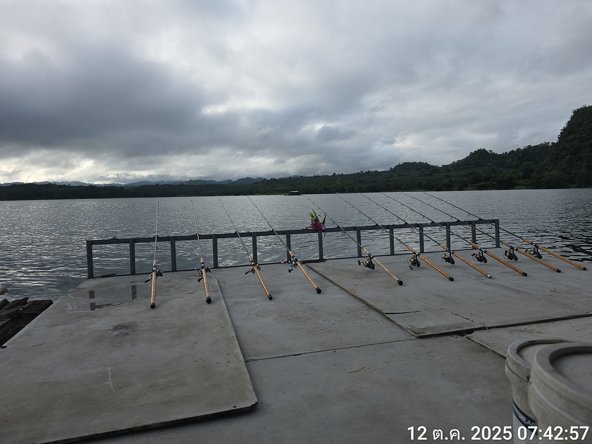  [b]รอครับ[/b] :cheer: