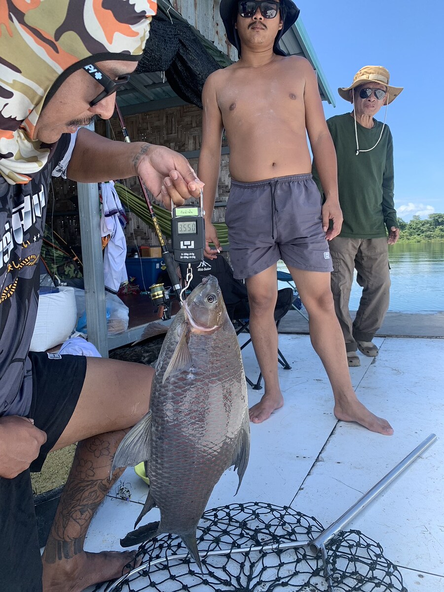  [b]ขันนอกแตกแน่นอนไซส์นี้[/b] :cheer: