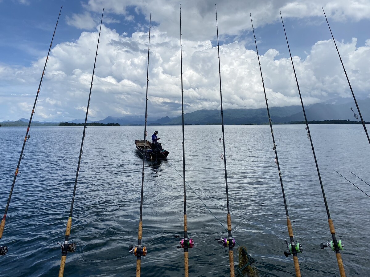  [b]เห็นว่าเกาะเดียวกะน้พั้ชน์[/b] [i]น้า