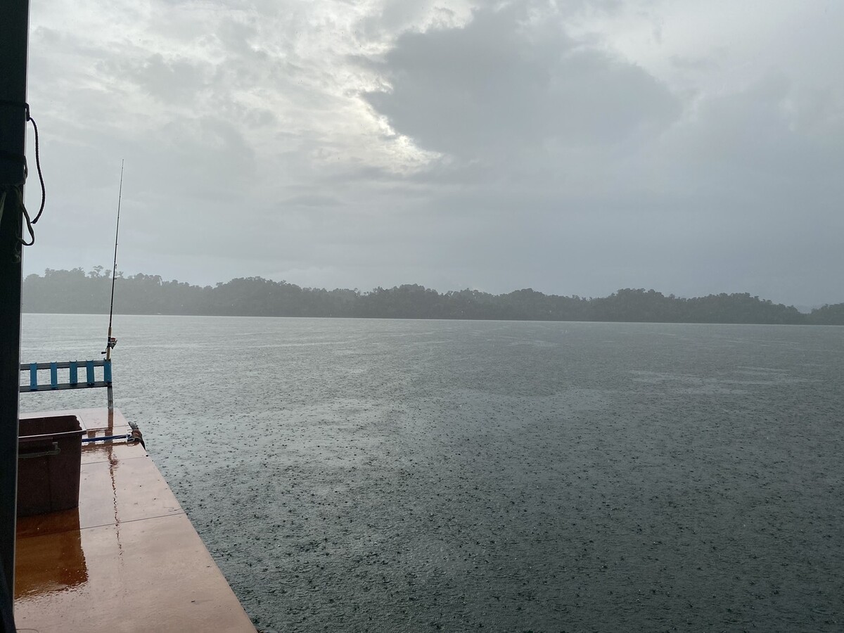  [b]แพจารย์รุจ[/b] :cheer: