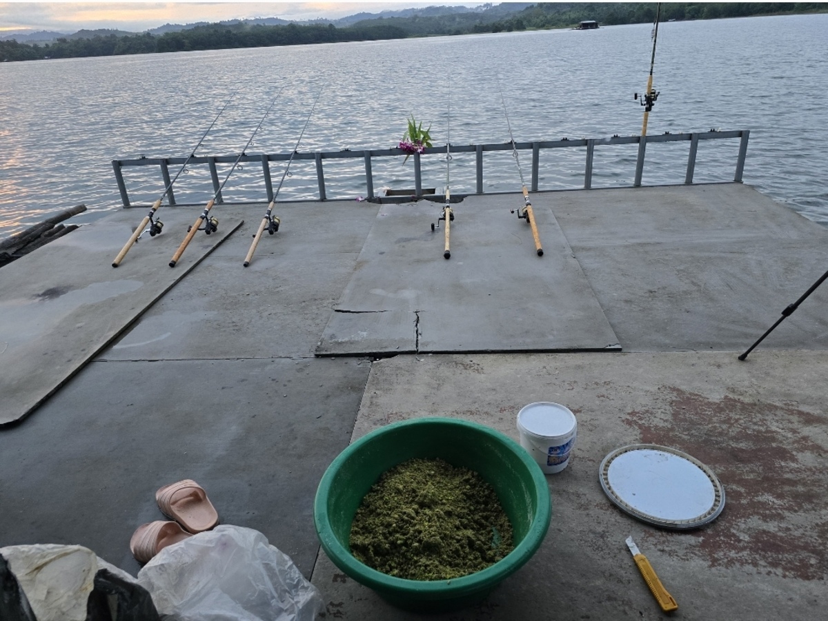  [b]ตื่นมาเตรียมเหยื่อใกล้สว่าง[/b] :cheer: