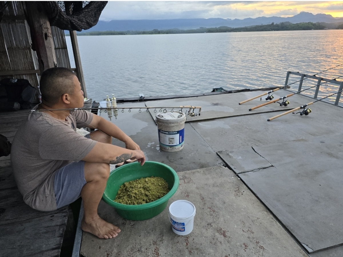  [b]ปั้นรำกันครับปั้นครั้งละ2ชุด[/b] :cheer: