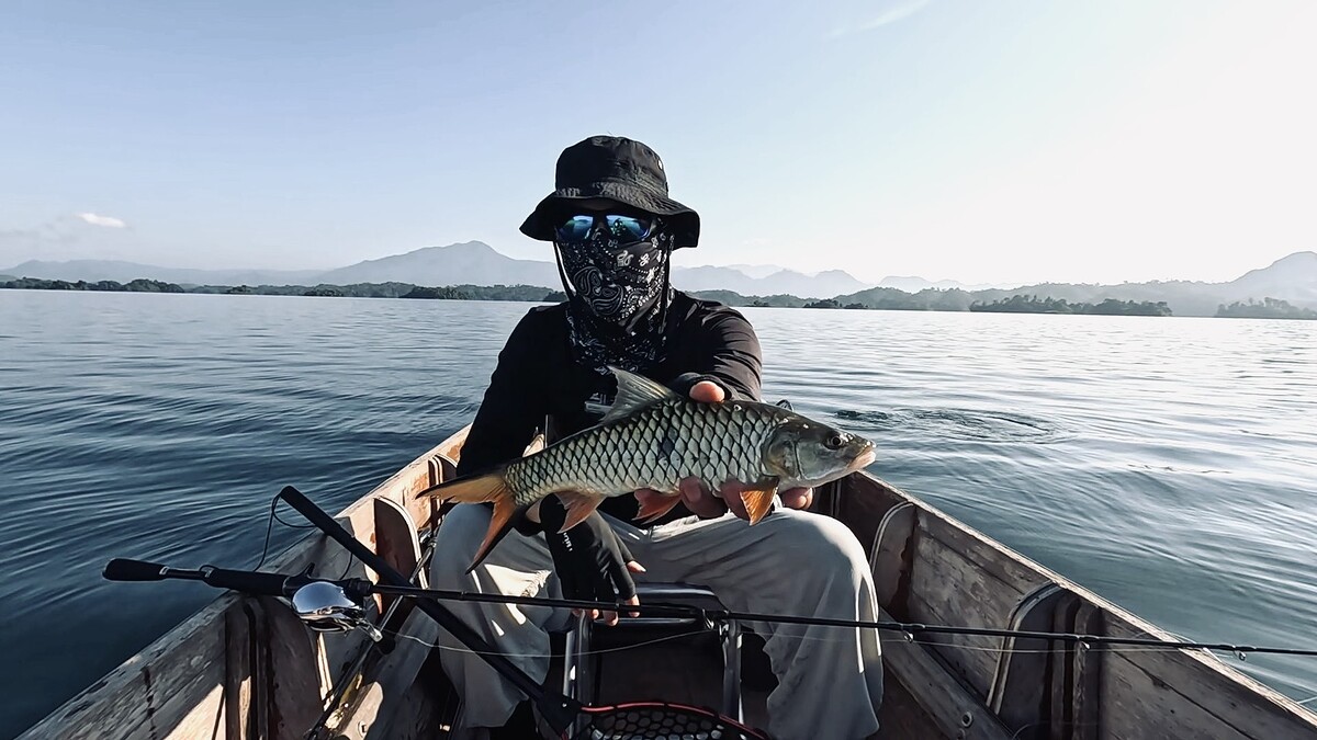 ปลากระสูบน้อย ไซส์ราวๆครึ่งโล 
ประเดิมแต้มแรกให้บูมได้แล้ว 
อย่างน้อยๆวันนี้ก็มีแต้ม ไม่ได้กลับบ้า