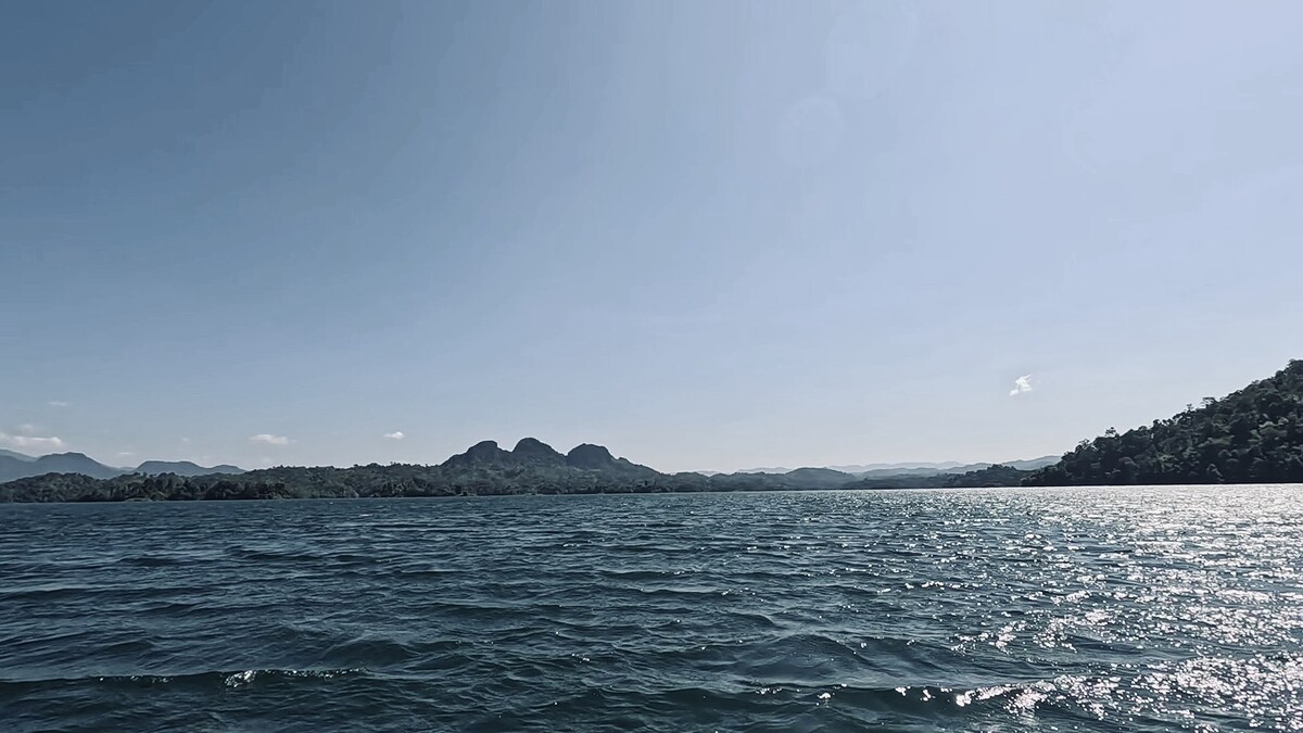 วันนี้ดูเหมือนว่าจะเป็นวันที่ลมหนาวเริ่มพัดแรงวันแรกๆ
ลมแรงแบบนี้ส่งผลต่อเกมสืการตกปลาเราอย่างมาก 
