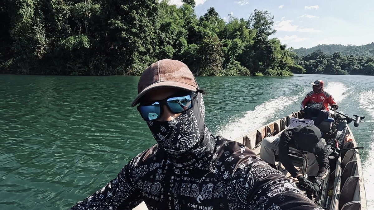 เราพักเติมพลังกินข้าวกลางวันกันในใต้ร่มไม้
วันนี้อากาศค่อนข้างดี แดดแรง แต่ก็ไม่ร้อน
บรรยากาศฤดูหน