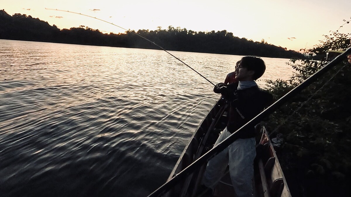 แล้วโอกาสสุดท้ายก่อนที่แสงจะหมด 
ก็โดนจนได้ !!! ท่าทางใหญ่เสียด้วย 
ลากเบรคออกอย่างเดียวเลย 