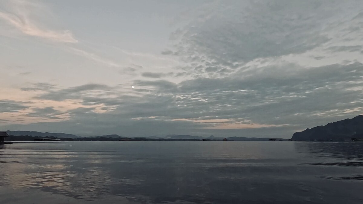 ราวๆ 6 โมงครึ่ง ไต๋กุ้งก็มารับผมที่ท