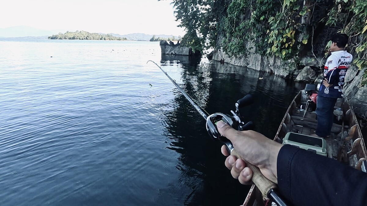 หลังจากปลดเบ็ดปล่อยเจ้าตัวนั้นไป 
