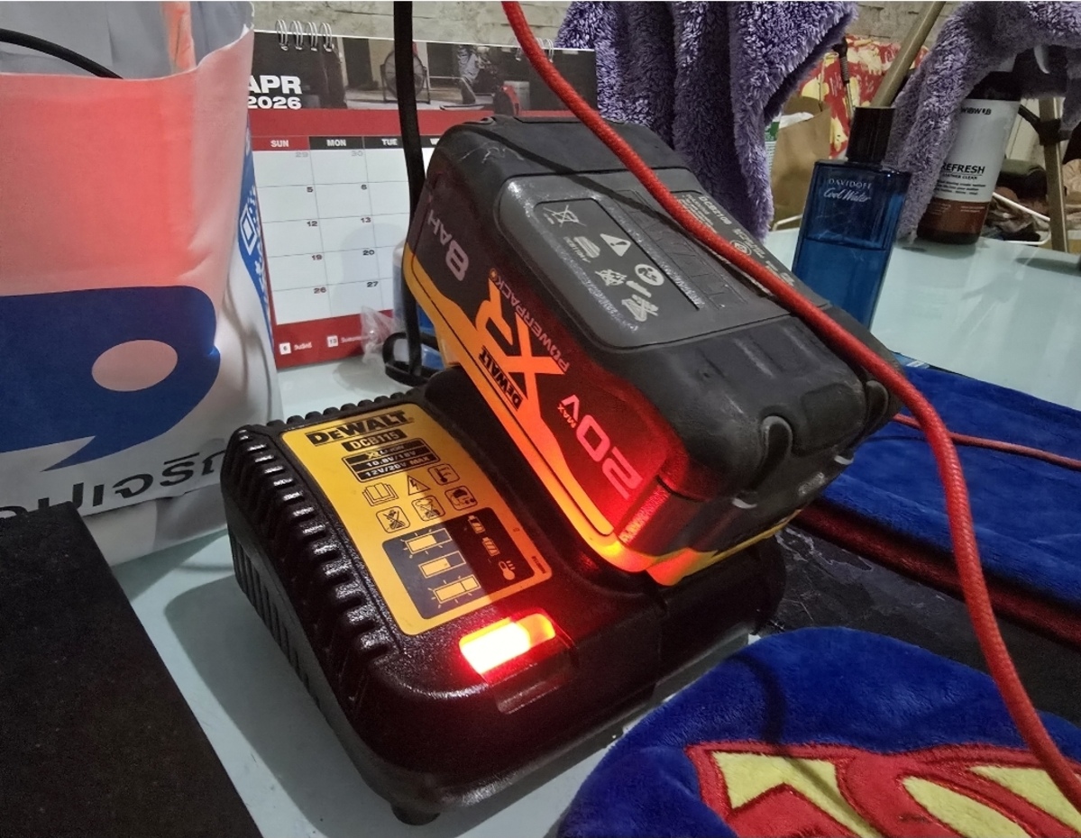  [b]ชาร์ตกว่าจะเต็มอะนะ...เตรียมติดไป[/b