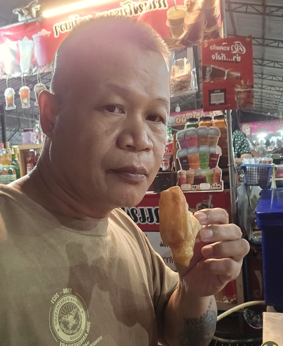  [b]ปาท่องโก้[/b] :cheer: