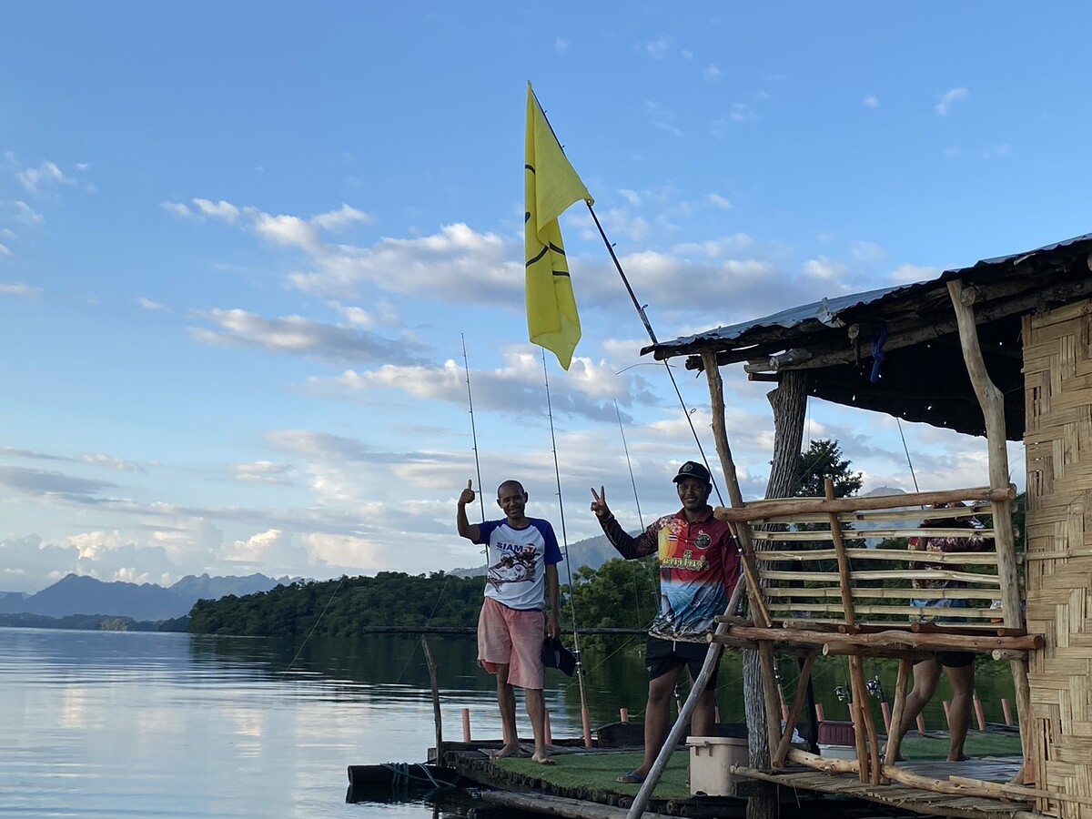  [i]หลังจากหาน้าอ้ำละ...จารย์เราวิ่งเรือหาน้านาจต่อเลย[/i] :cheer: