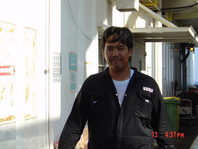 ชื่อ เต้ ครับ
อายุเป็นเพียงตัวเลขครับ อิอิ.....
ปัจจุบันเป็นพนักงาน บ.Chevron Offshore Thailand คร