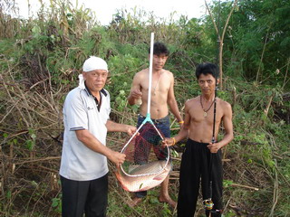   ตกปลาที่ต้นน้ำเขื่อนศรีฯ