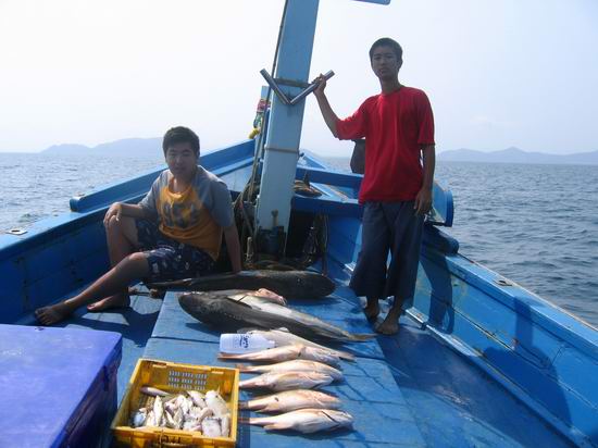 คืนกับวันที่อ่าวน้อยกับเรือพรผาสุข