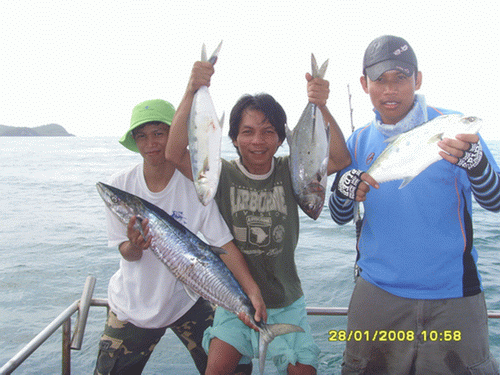 <b>ณ. แสมสารกับไต๋สมชาย (Chonburifishing team)<b>