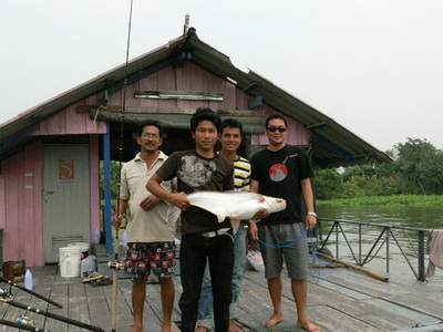 เรือนแพ  Fishing