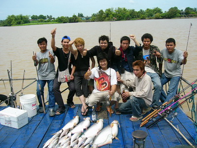 เรือนแพ  Fishing