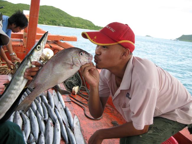 ฝ่าลมไปหินใหญ่กะไต๋เรือง