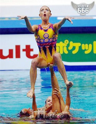 ภาพหลุด! นักกีฬากระโดดน้ำ 