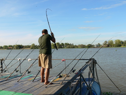 เรือนแพ Fishing กราบสวัสดีปีใหม่ 2552 ทุกท่าน