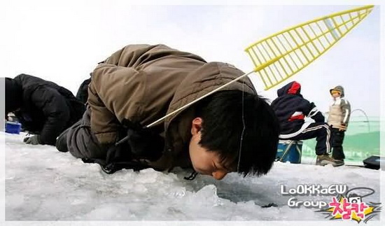 +++ มหกรรมตกปลาใต้ธารน้ำแข็งที่เกาหลี +++