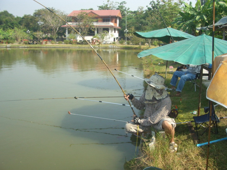 ฅ.คนหลังคันหัดหลิว บ่อบ้านในสวน 13/12/52