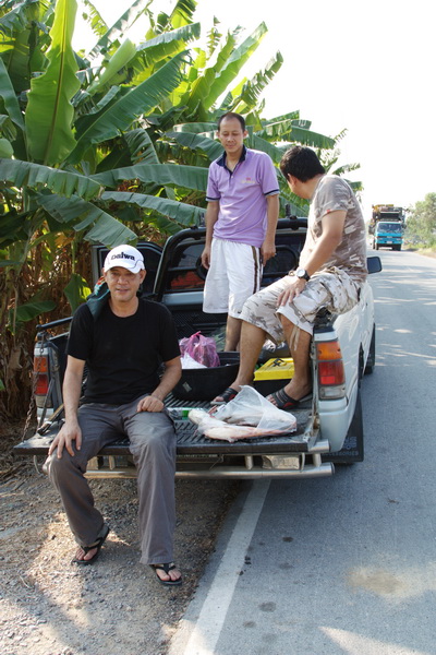 เรือนแพ fishing วันอาทิตย์นี้ล่ะคับ