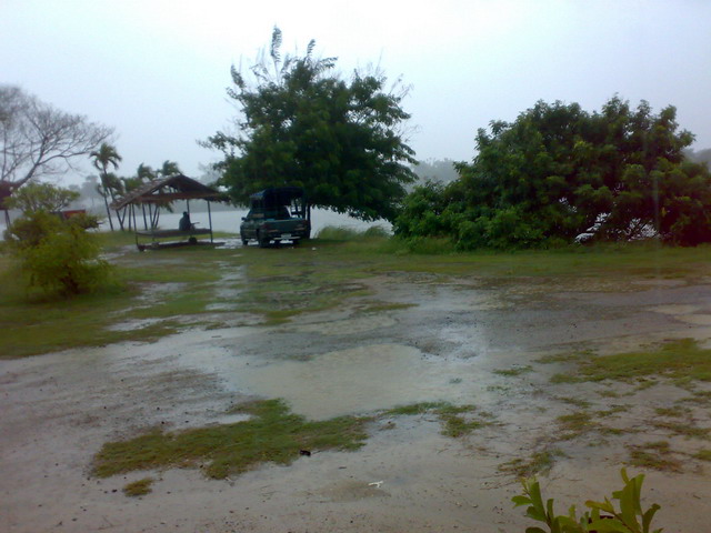 ภาพ ฝนถล่ม ที่บ่อลุงเอก นครปฐม
